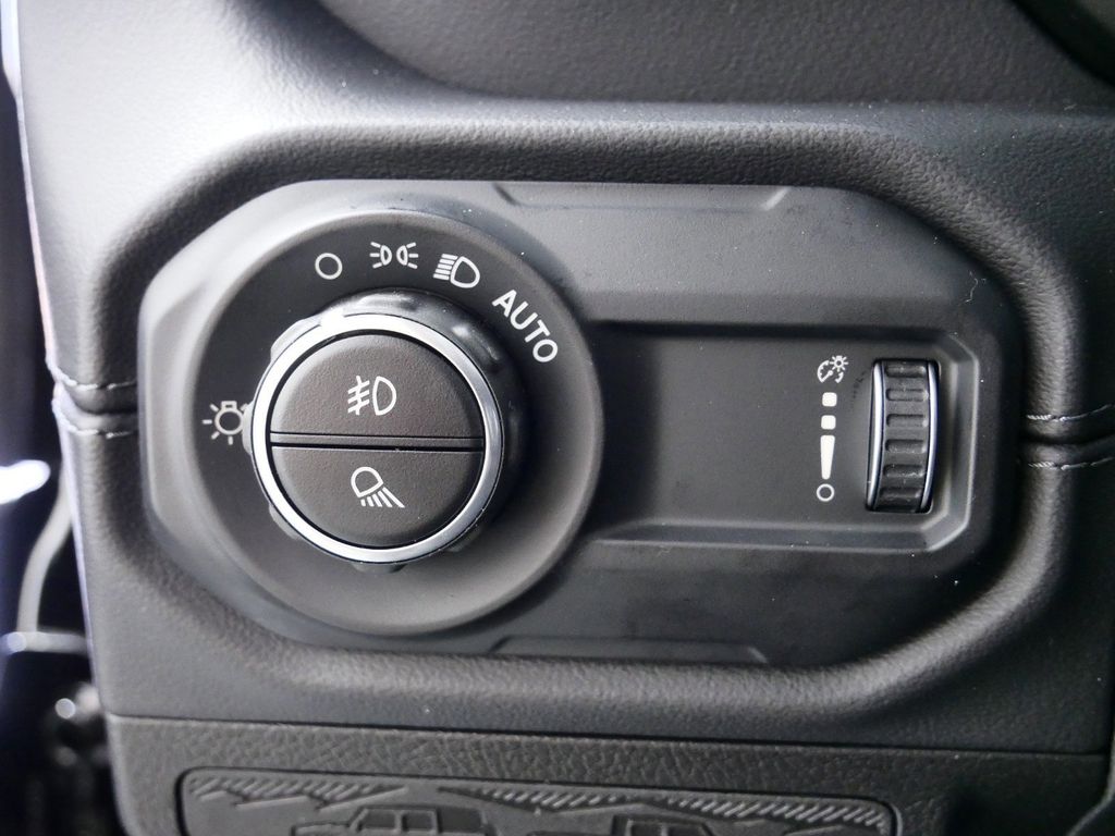 Thumbnail: 2024 Jeep Gladiator - 35