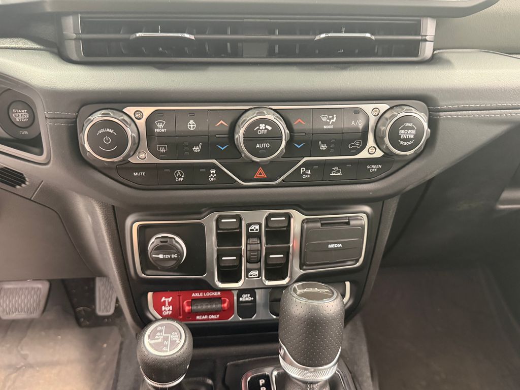 Thumbnail: 2024 Jeep Gladiator - 19