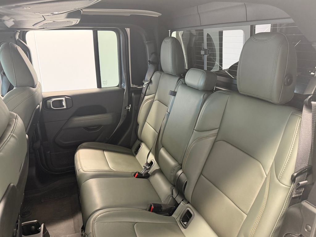 Thumbnail: 2024 Jeep Gladiator - 18