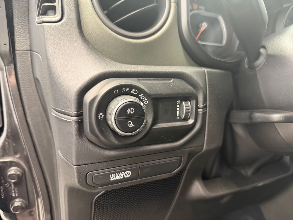 Thumbnail: 2024 Jeep Gladiator - 21