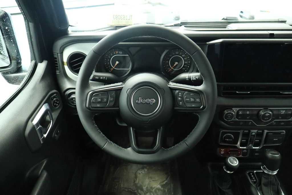 Thumbnail: 2026 Jeep Gladiator - 13