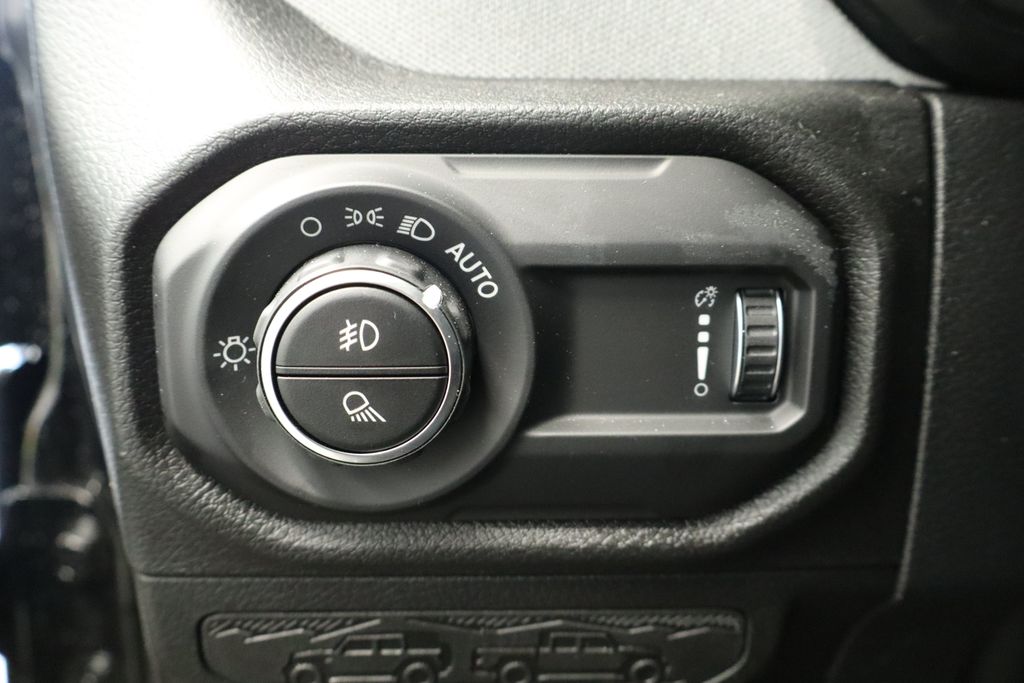 Thumbnail: 2026 Jeep Gladiator - 34