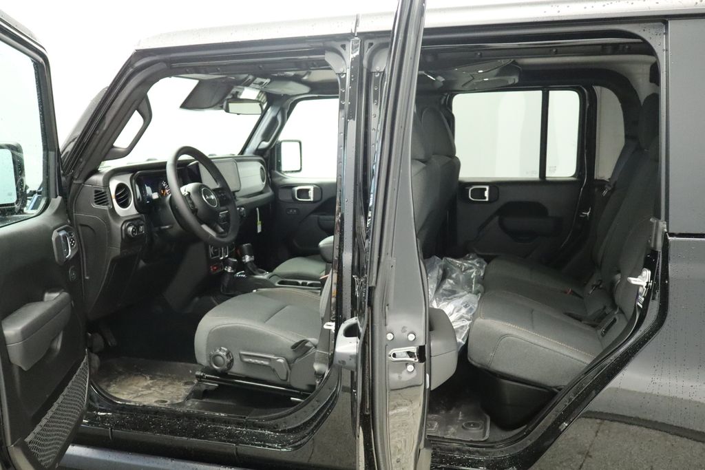 Thumbnail: 2026 Jeep Gladiator - 2