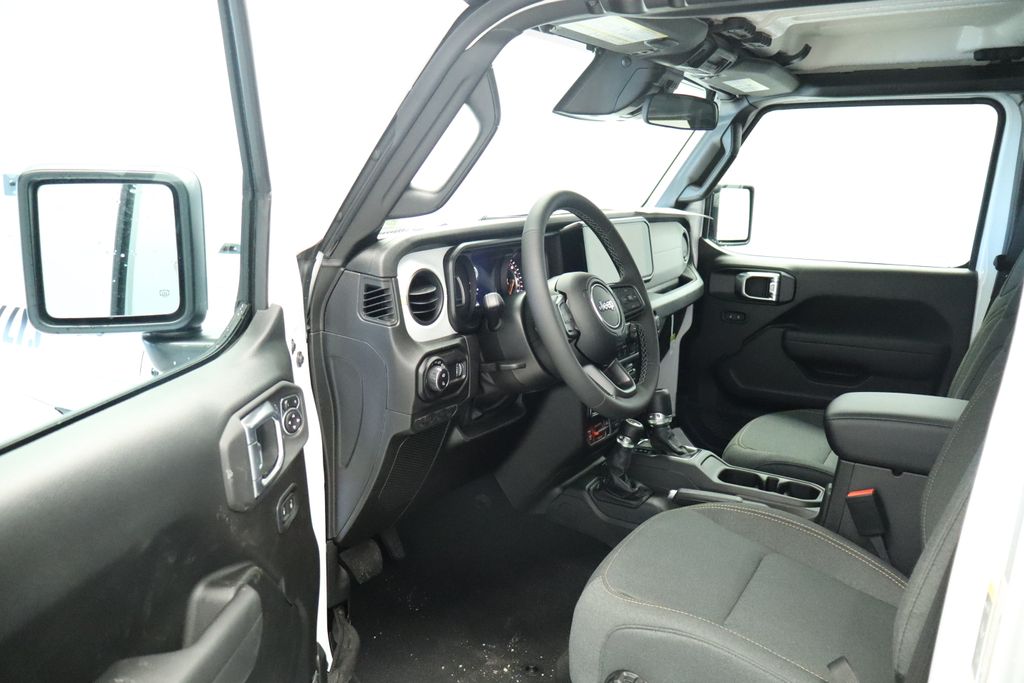 Thumbnail: 2026 Jeep Gladiator - 9