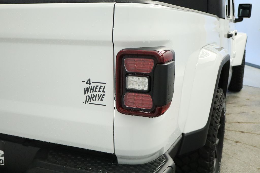 Thumbnail: 2026 Jeep Gladiator - 28