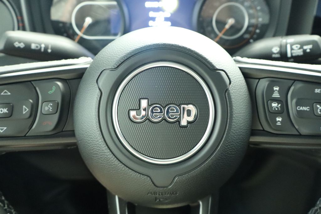 Thumbnail: 2026 Jeep Gladiator - 32