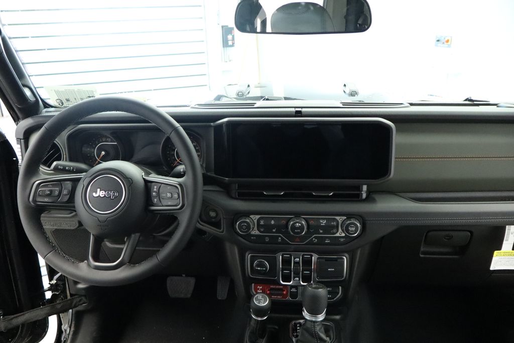 Thumbnail: 2026 Jeep Gladiator - 9