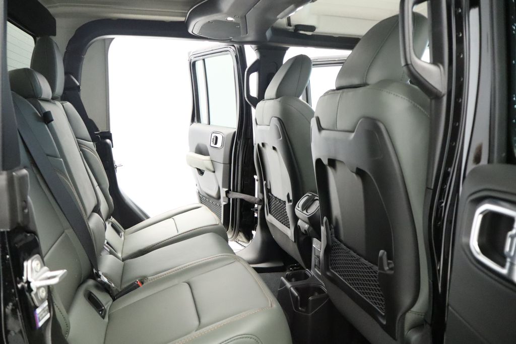 Thumbnail: 2026 Jeep Gladiator - 12