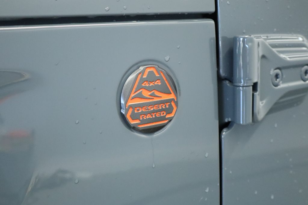 Thumbnail: 2026 Jeep Gladiator - 24