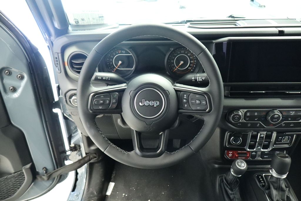 Thumbnail: 2026 Jeep Gladiator - 14