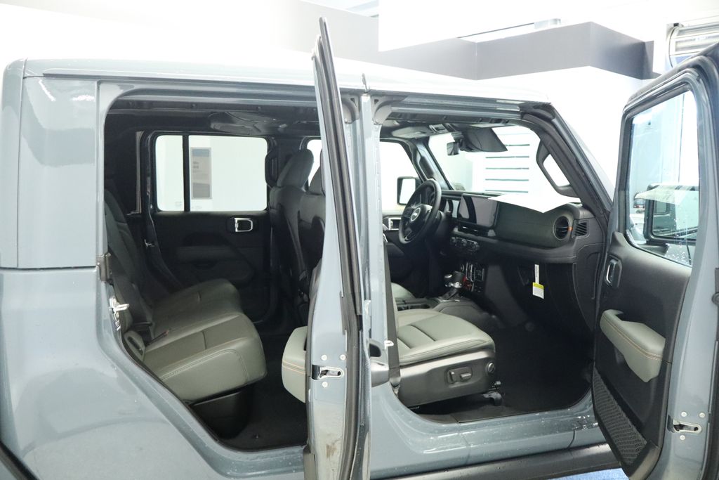 Thumbnail: 2026 Jeep Gladiator - 9