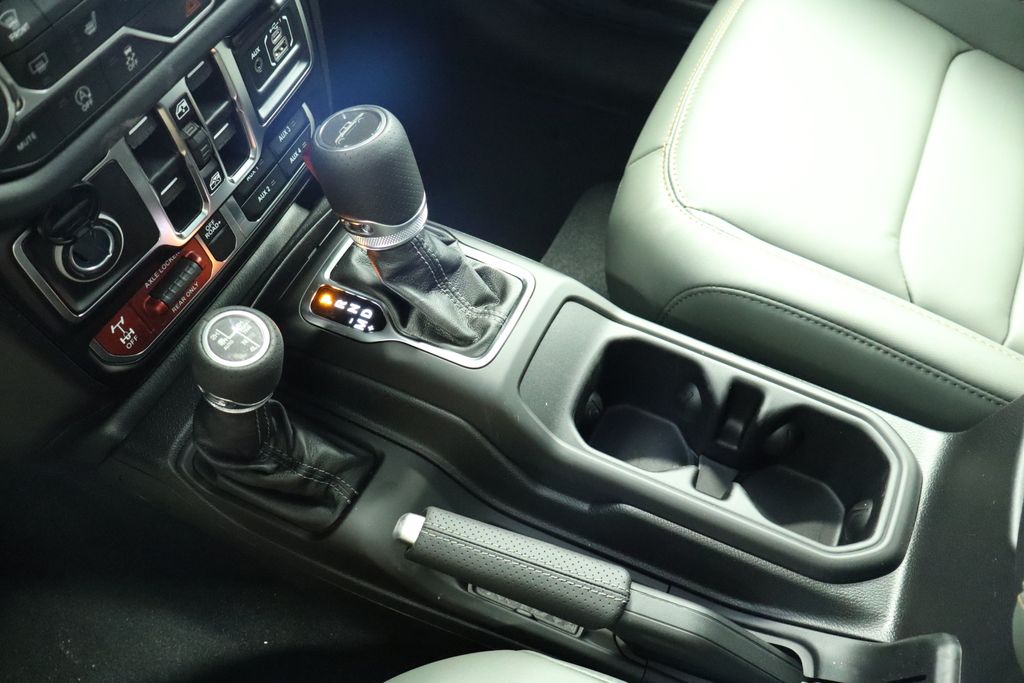 Thumbnail: 2026 Jeep Gladiator - 15