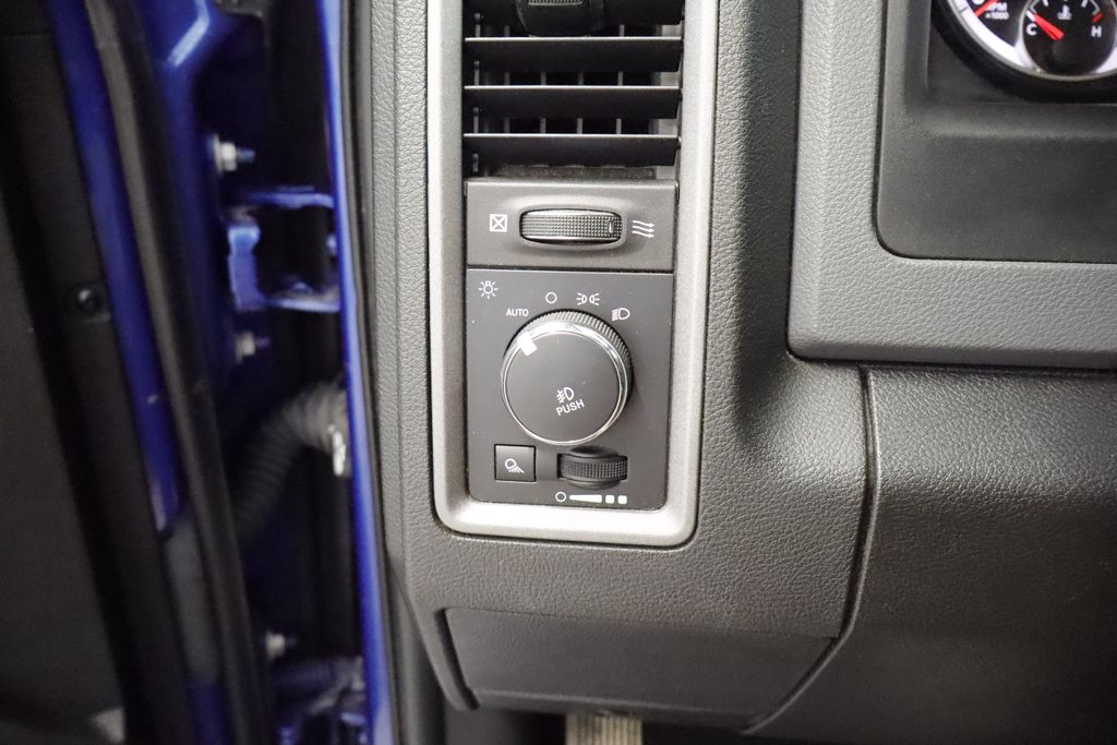 Thumbnail: 2019 RAM 1500 - 13