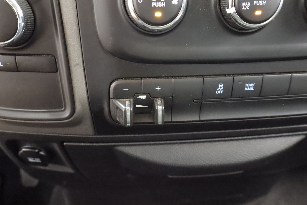 Thumbnail: 2014 RAM 1500 - 27