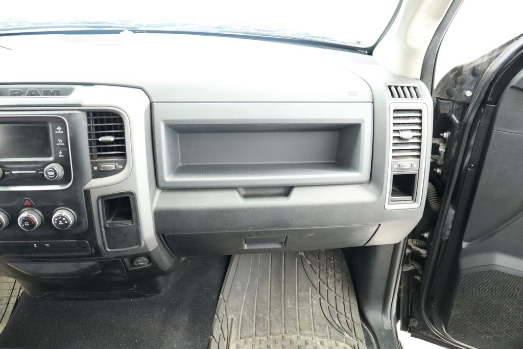 Thumbnail: 2019 RAM 1500 - 34