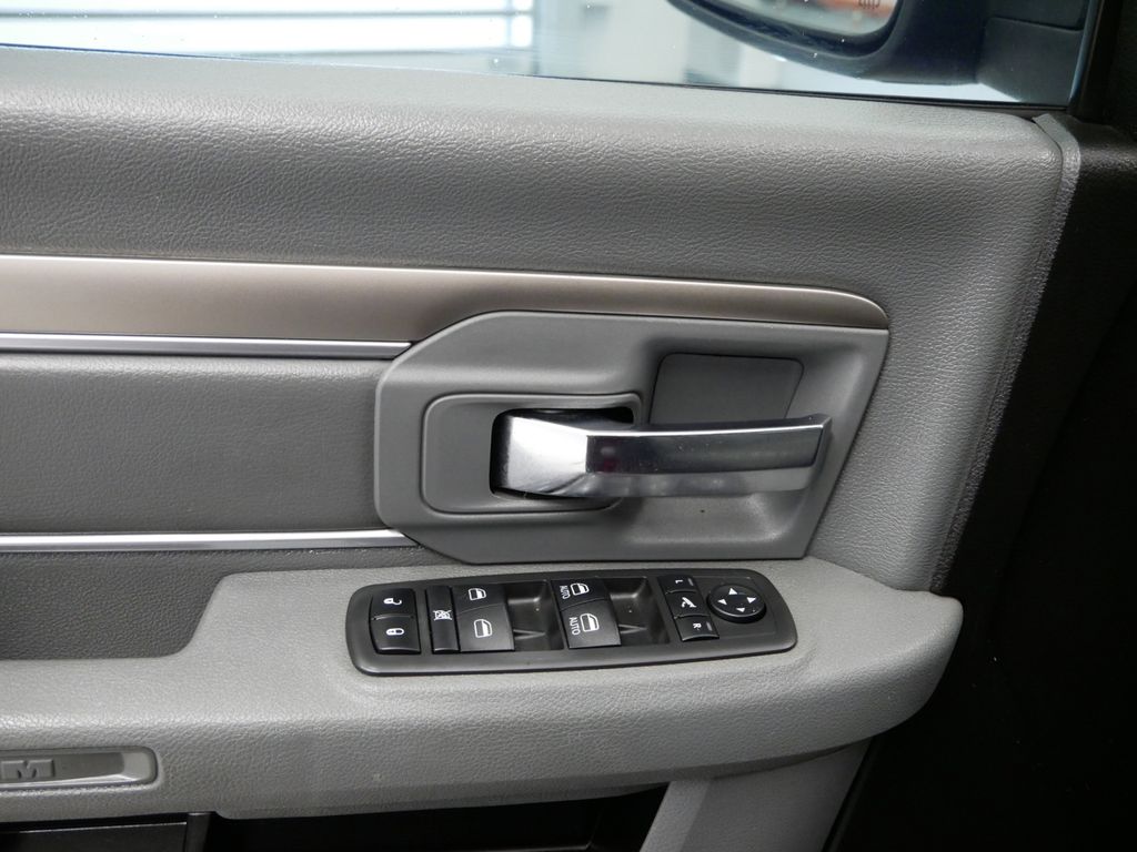 2019 RAM 1500 SLT 24