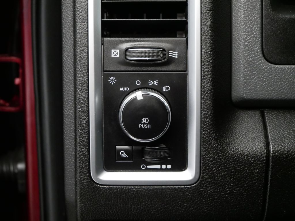 2019 RAM 1500 SLT 25