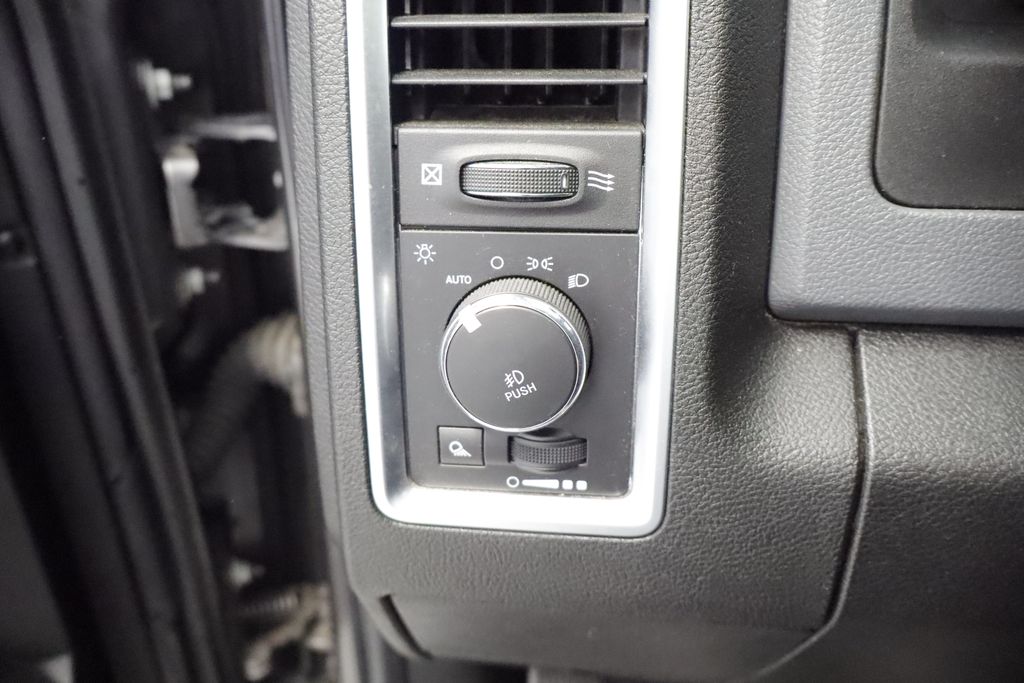 Thumbnail: 2019 RAM 1500 - 14