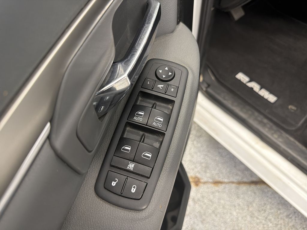 Thumbnail: 2019 RAM 1500 - 32