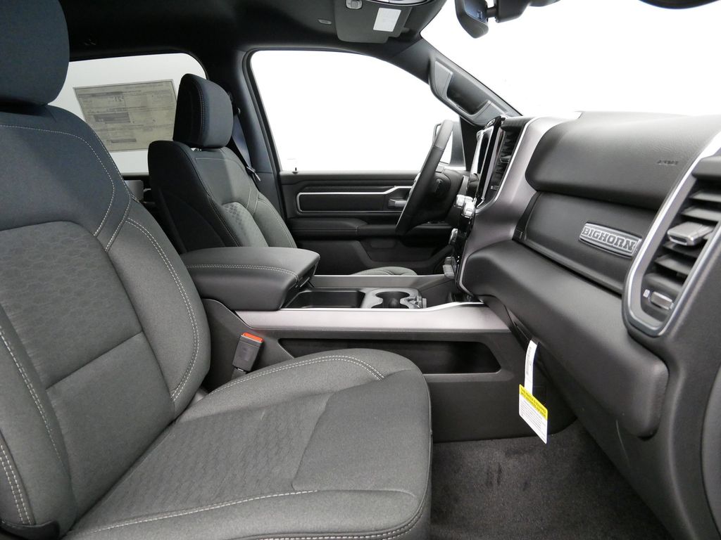 Thumbnail: 2025 RAM 1500 - 10