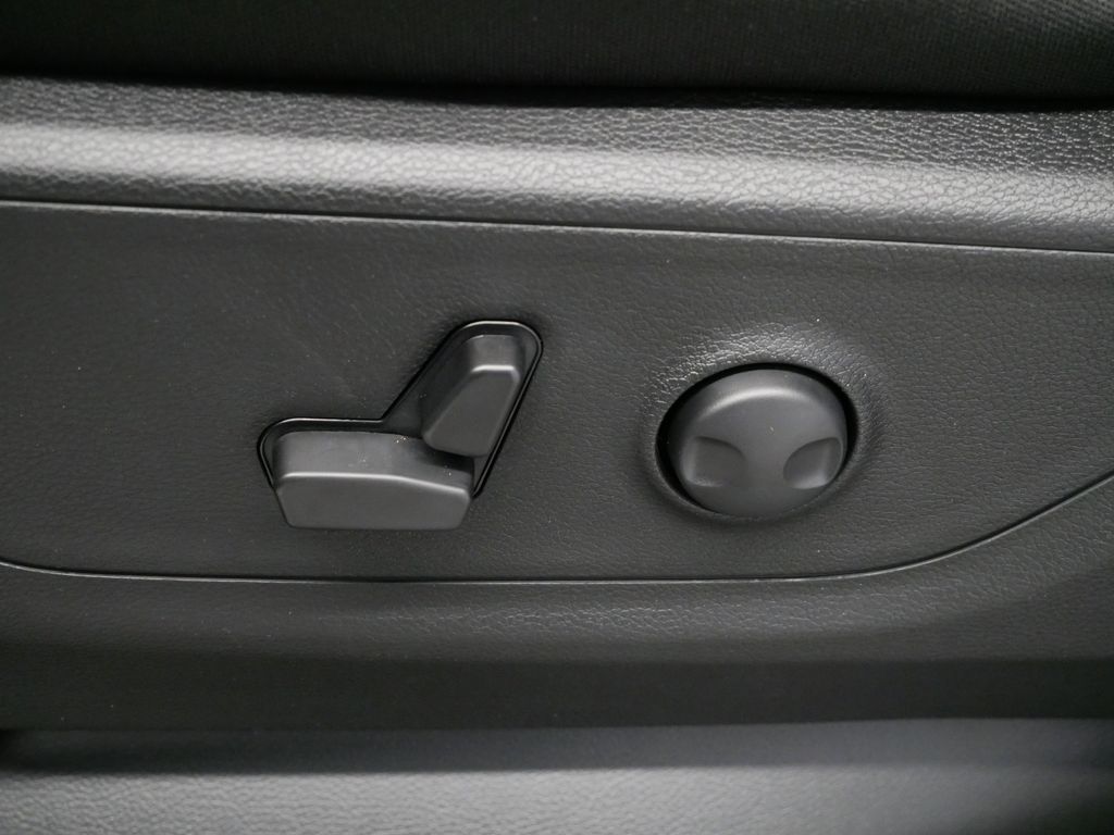 Thumbnail: 2025 RAM 1500 - 36