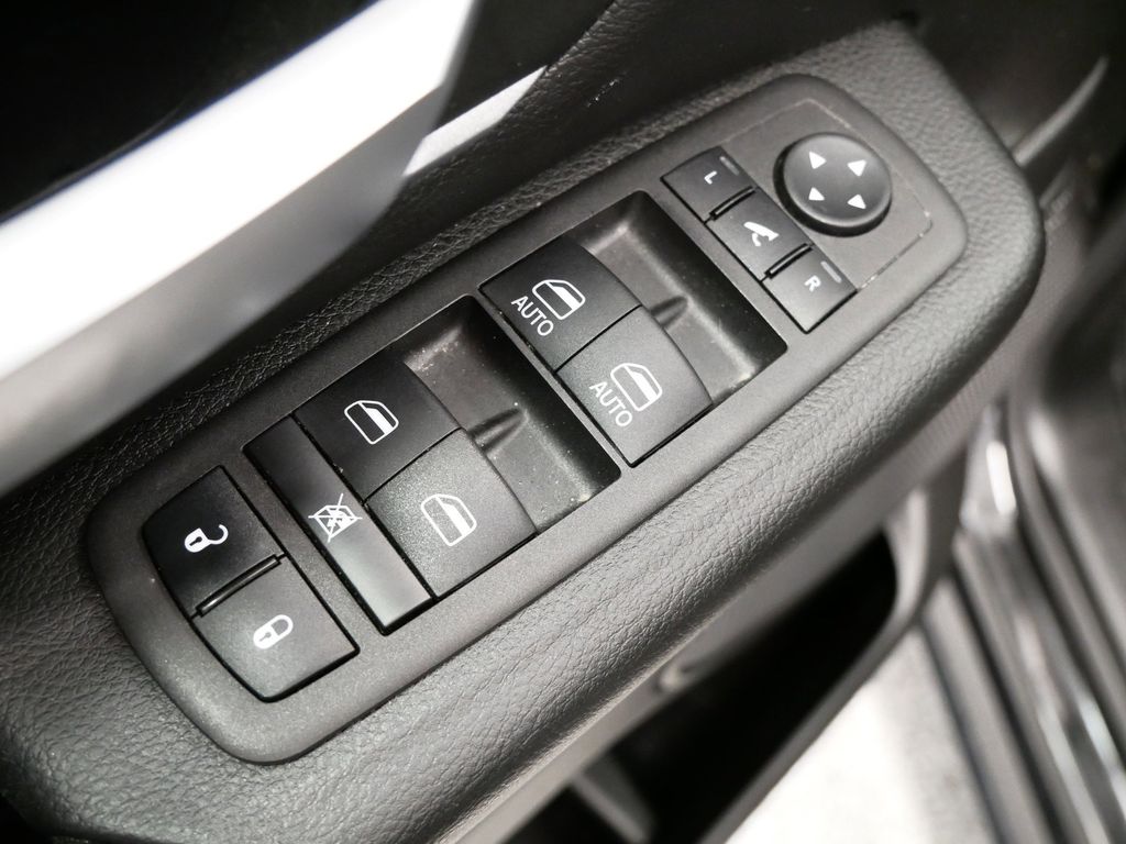 Thumbnail: 2023 RAM 1500 - 33