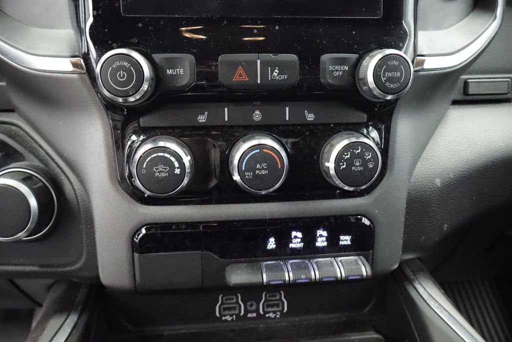 Thumbnail: 2025 RAM 1500 - 28