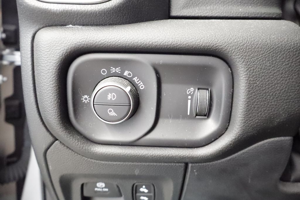 Thumbnail: 2025 RAM 1500 - 19