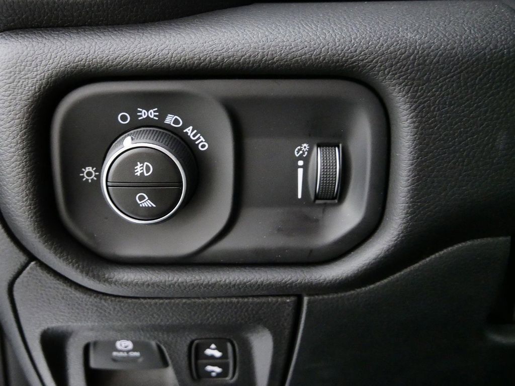 Thumbnail: 2025 RAM 1500 - 37