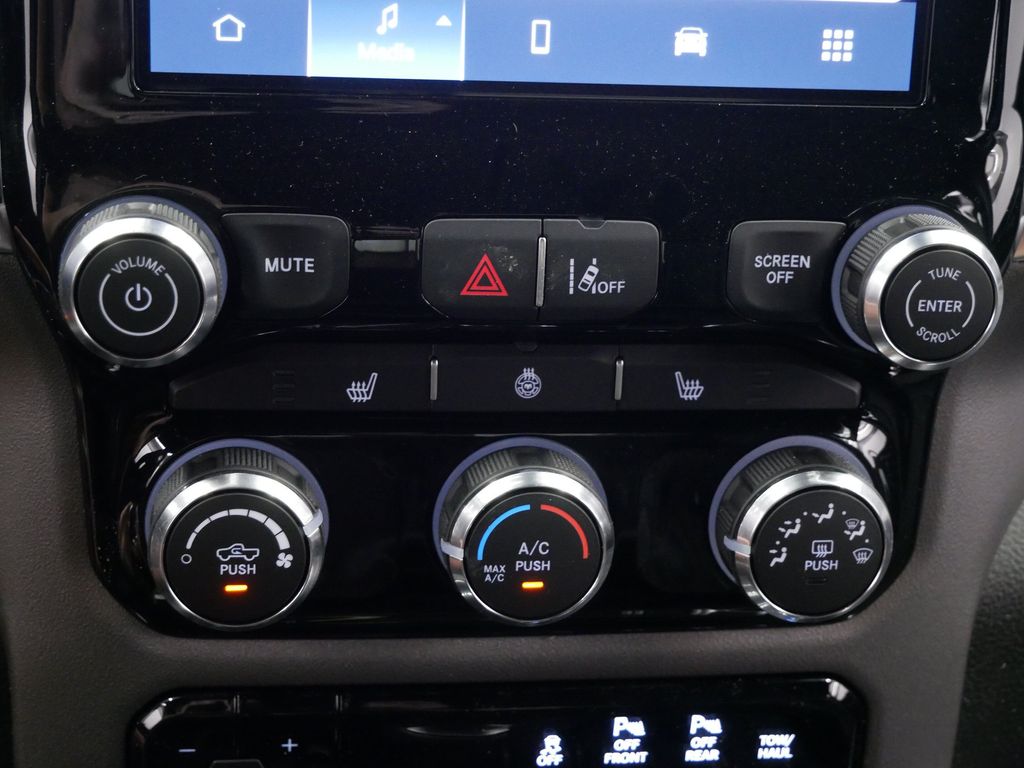 Thumbnail: 2026 RAM 1500 - 22