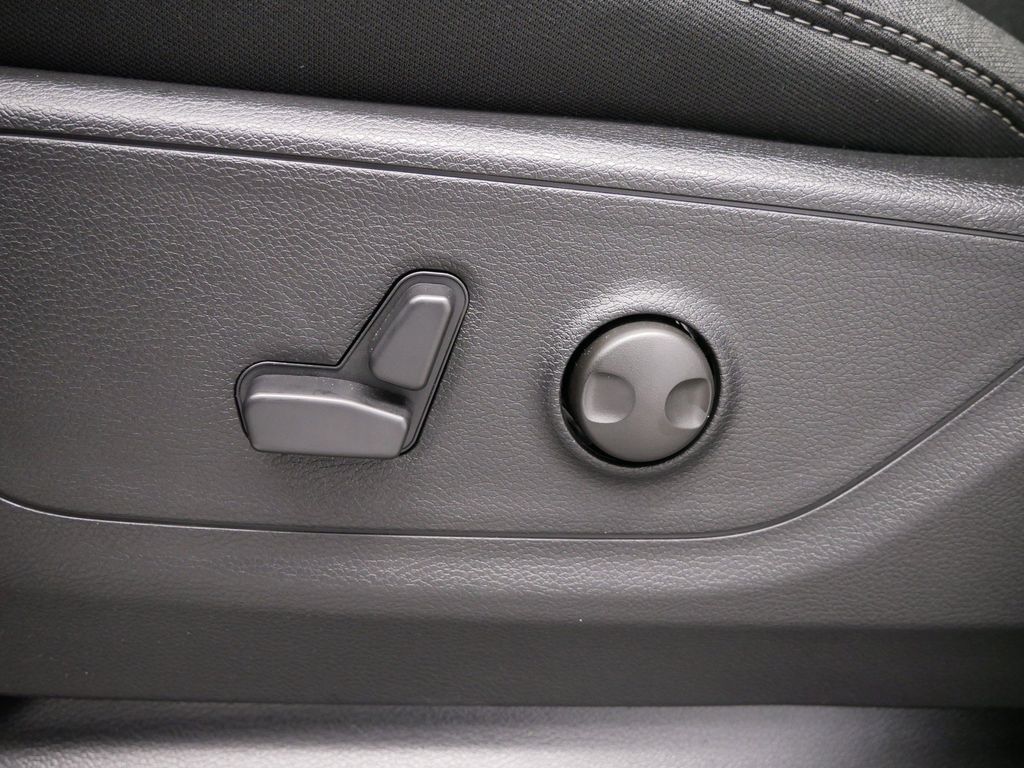 Thumbnail: 2026 RAM 1500 - 22