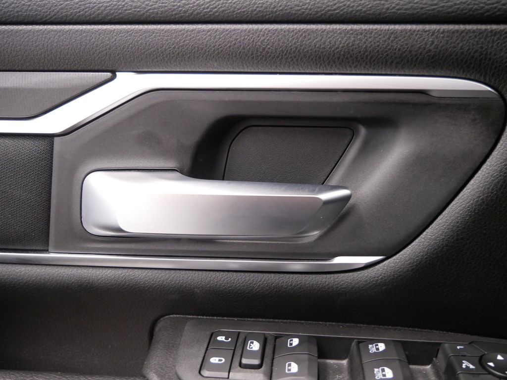 Thumbnail: 2026 RAM 1500 - 19