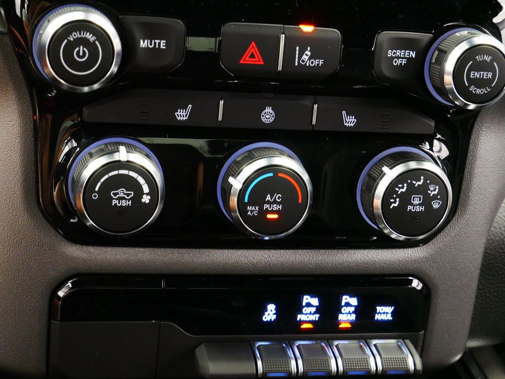 Thumbnail: 2025 RAM 1500 - 31