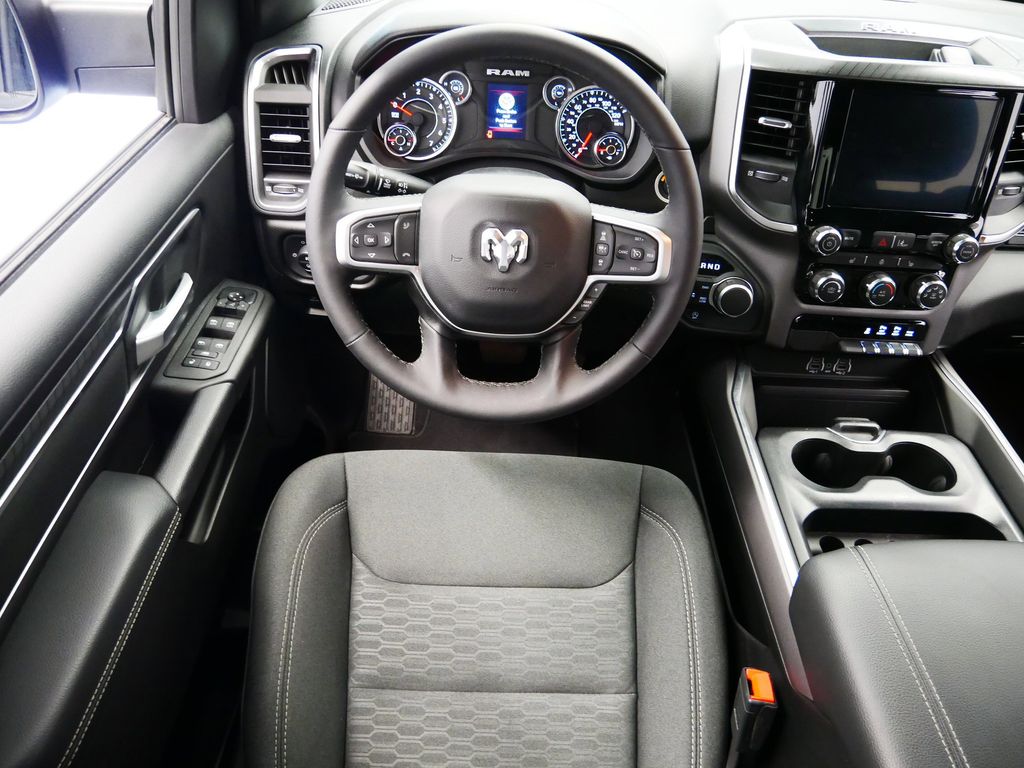 Thumbnail: 2025 RAM 1500 - 8