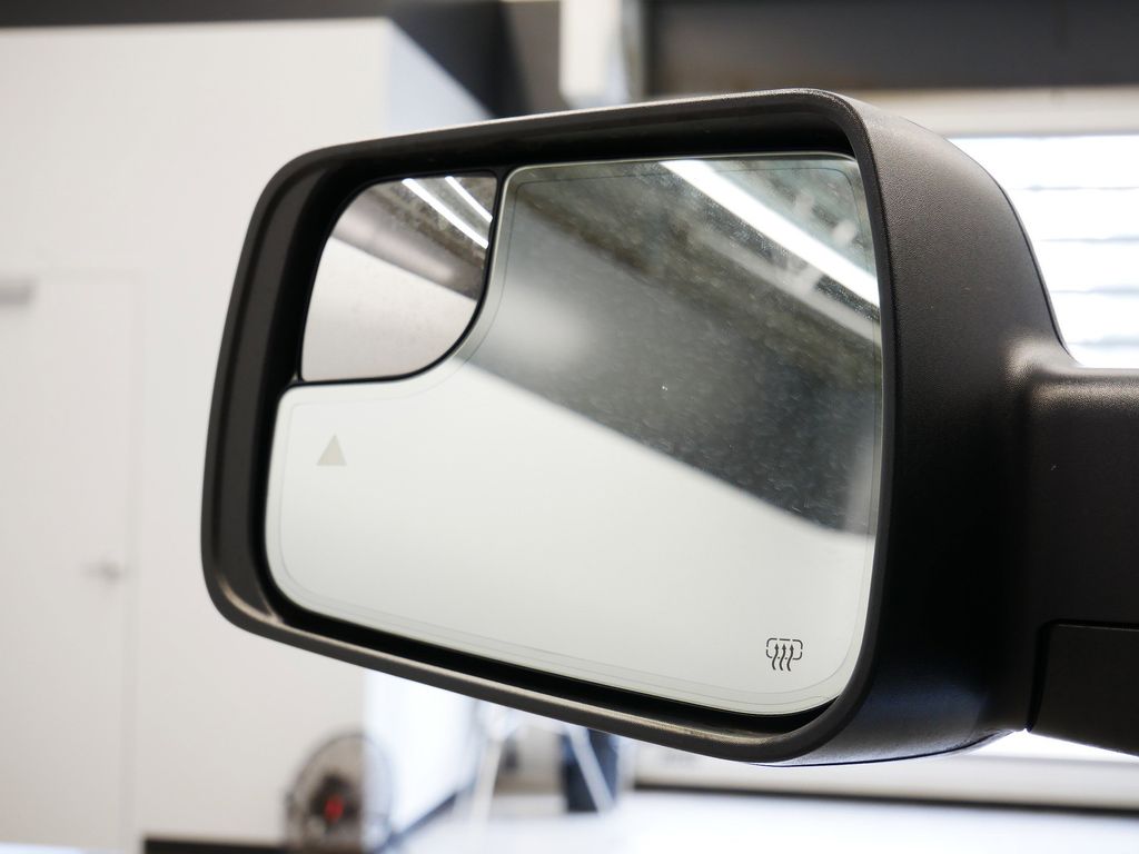 Thumbnail: 2025 RAM 1500 - 14