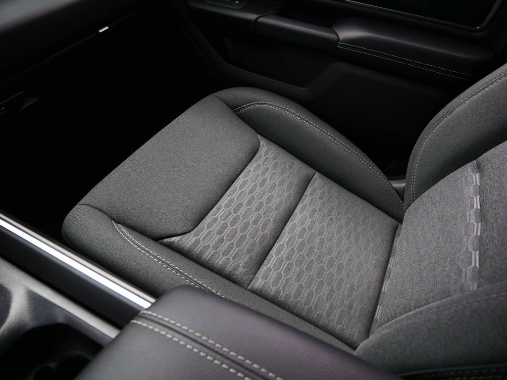 Thumbnail: 2025 RAM 1500 - 10