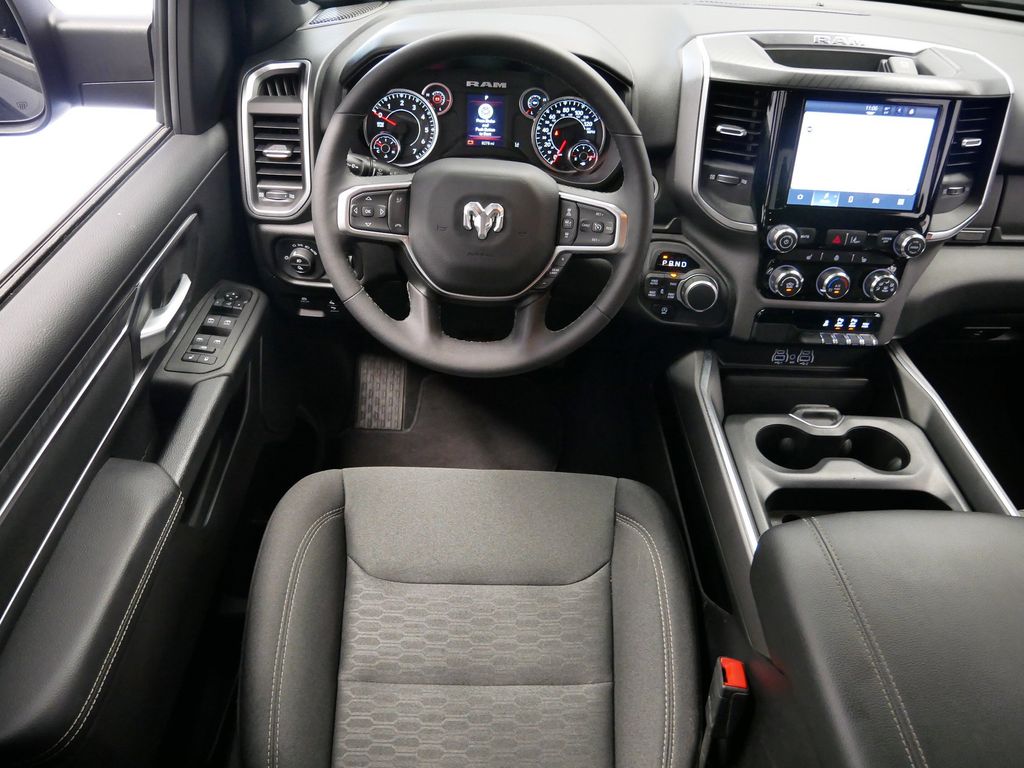 Thumbnail: 2025 RAM 1500 - 9