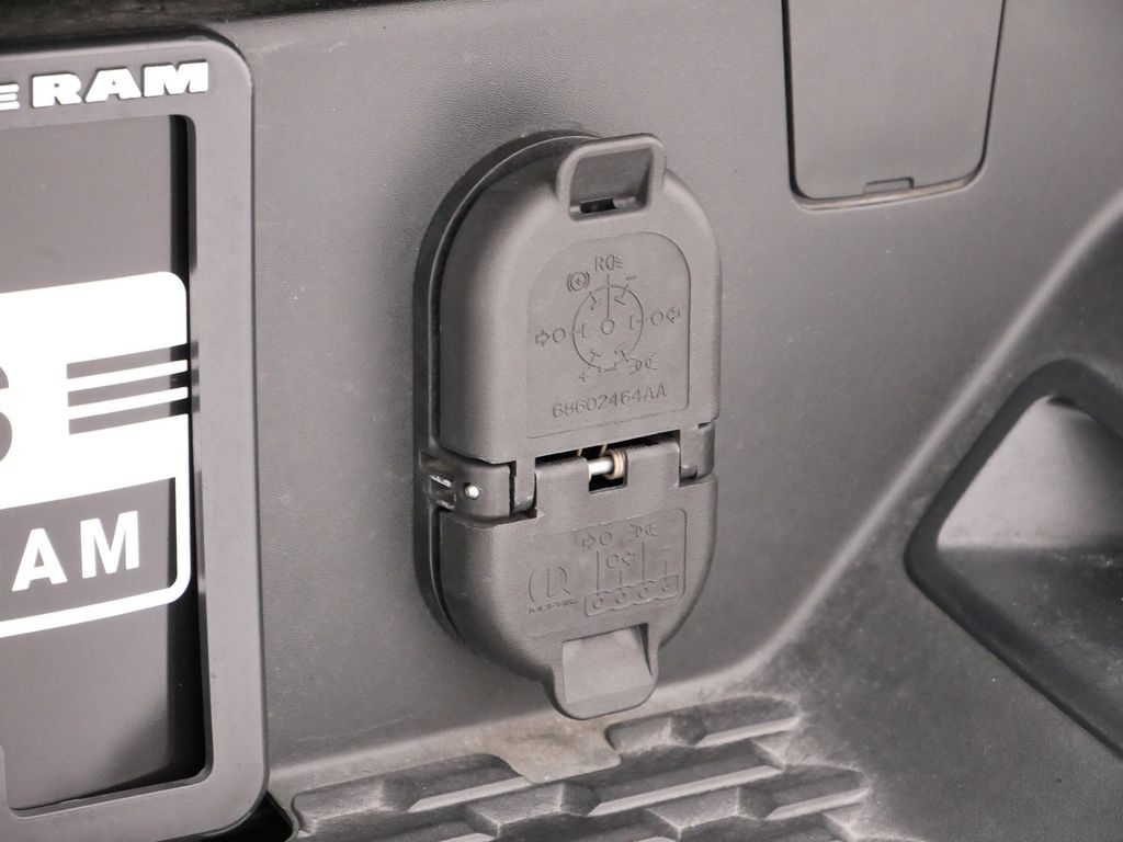 Thumbnail: 2025 RAM 1500 - 21