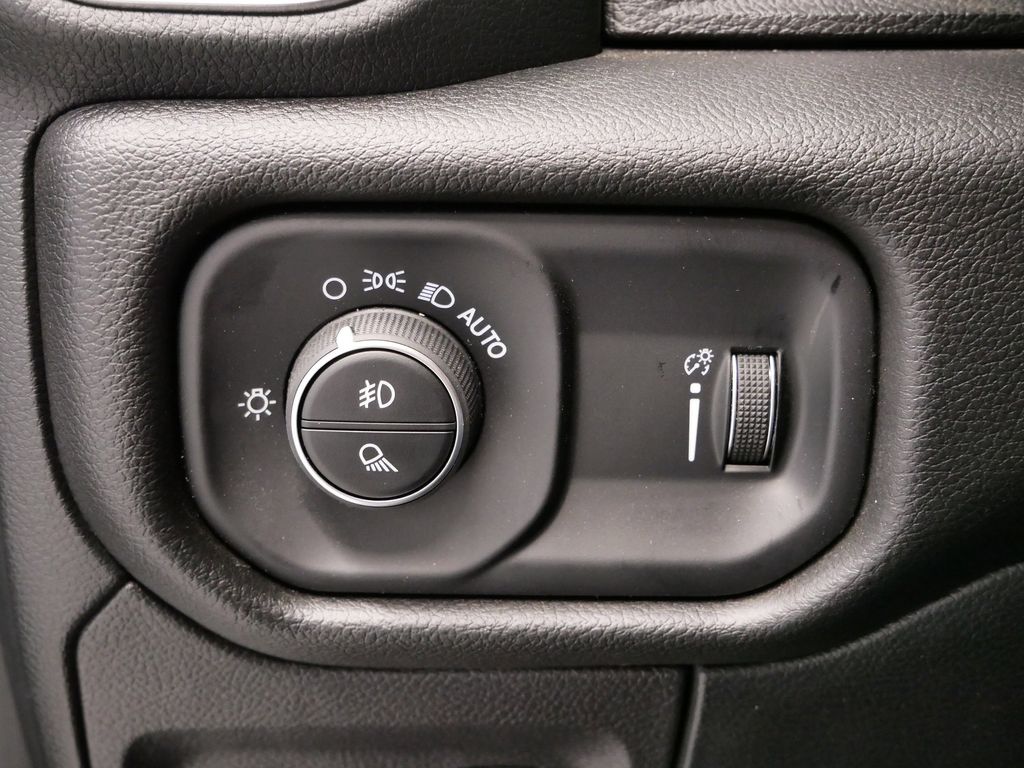 Thumbnail: 2025 RAM 1500 - 27