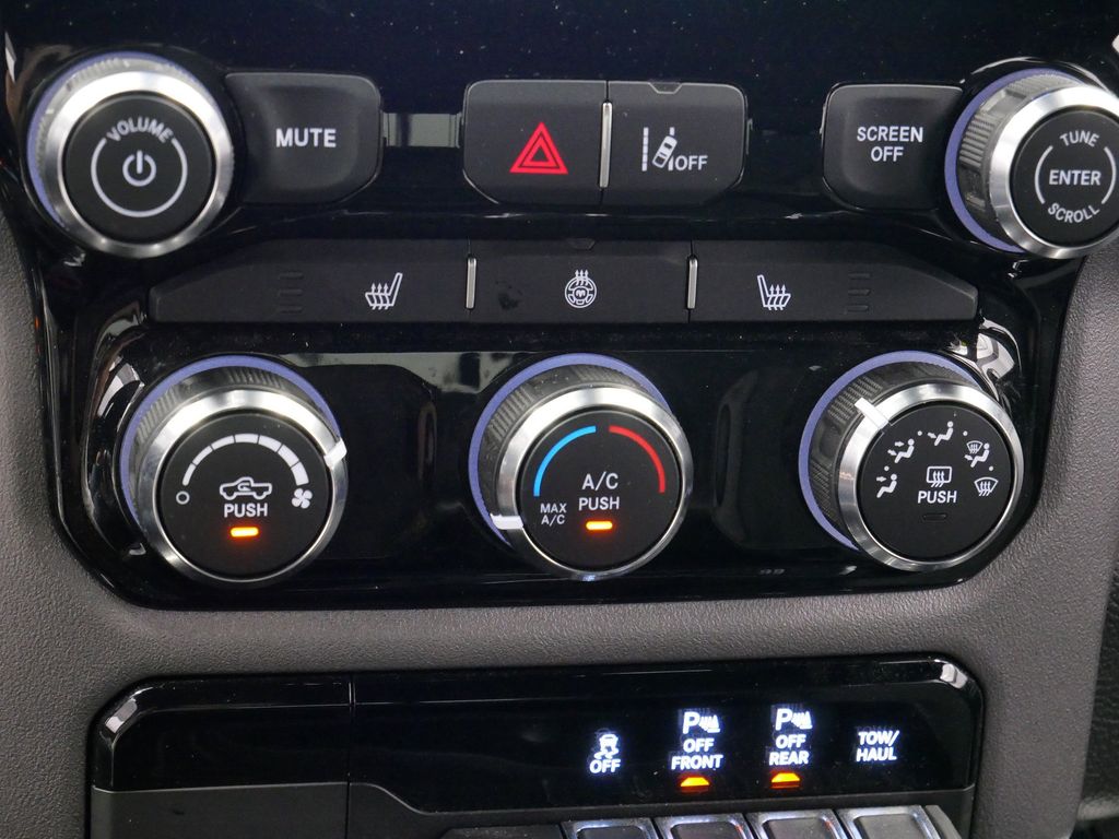 Thumbnail: 2025 RAM 1500 - 36