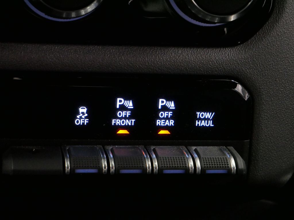 Thumbnail: 2025 RAM 1500 - 38