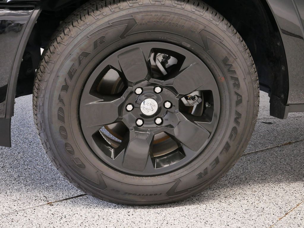 Thumbnail: 2025 RAM 1500 - 8