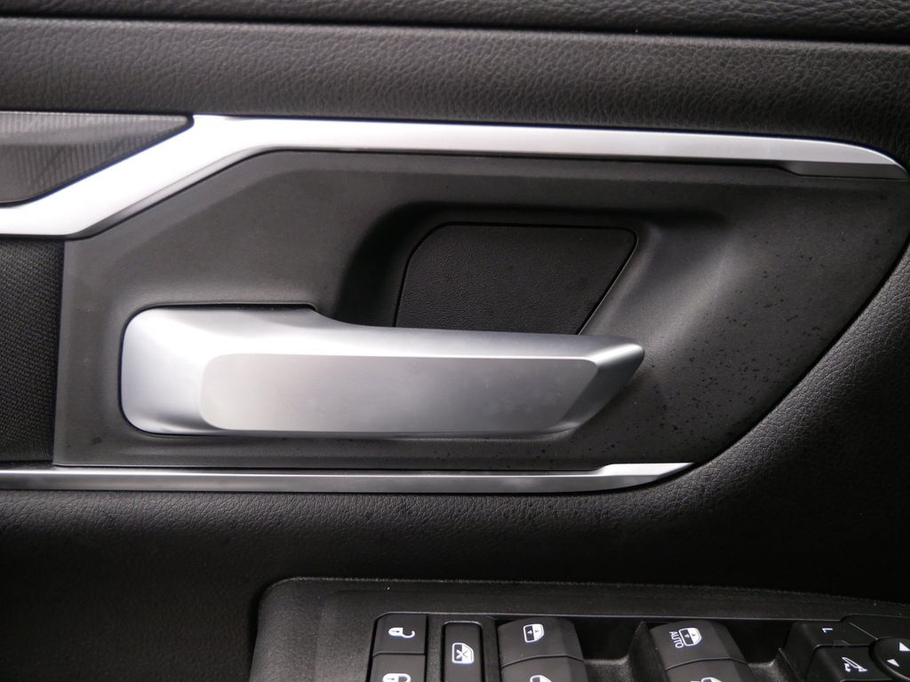 Thumbnail: 2026 RAM 1500 - 18