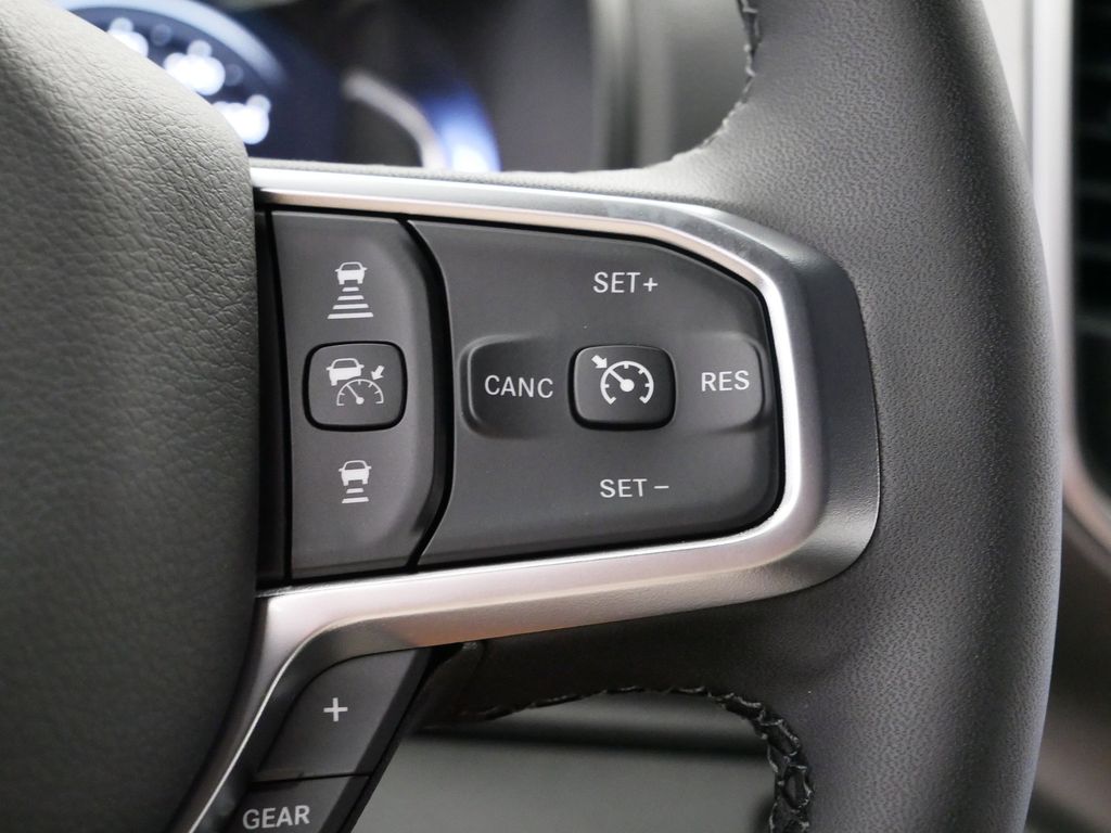 Thumbnail: 2026 RAM 1500 - 32