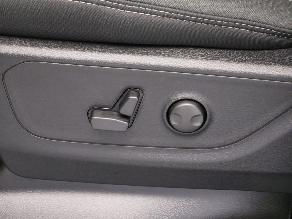 Thumbnail: 2026 RAM 1500 - 18