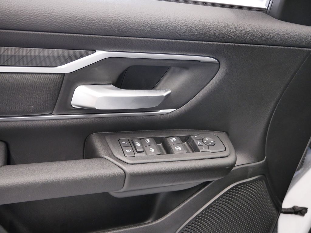 Thumbnail: 2026 RAM 1500 - 19