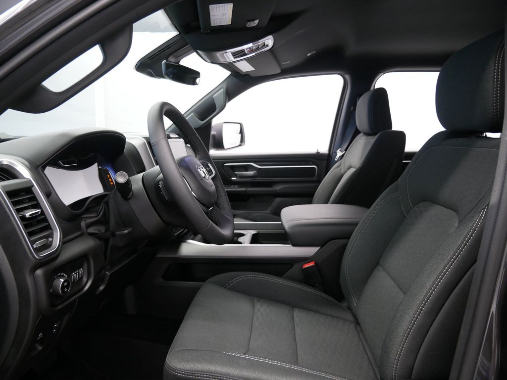 Thumbnail: 2026 RAM 1500 - 9
