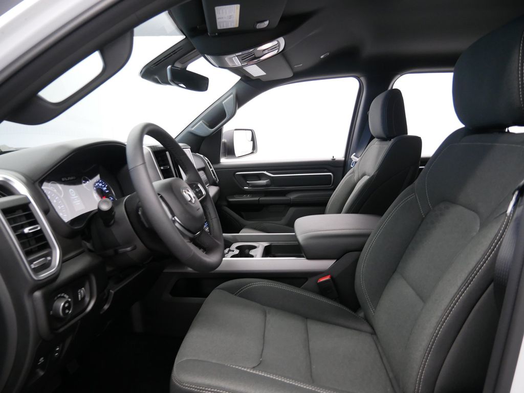 Thumbnail: 2026 RAM 1500 - 9