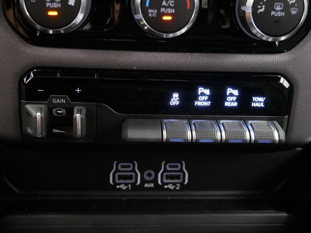 Thumbnail: 2026 RAM 1500 - 26