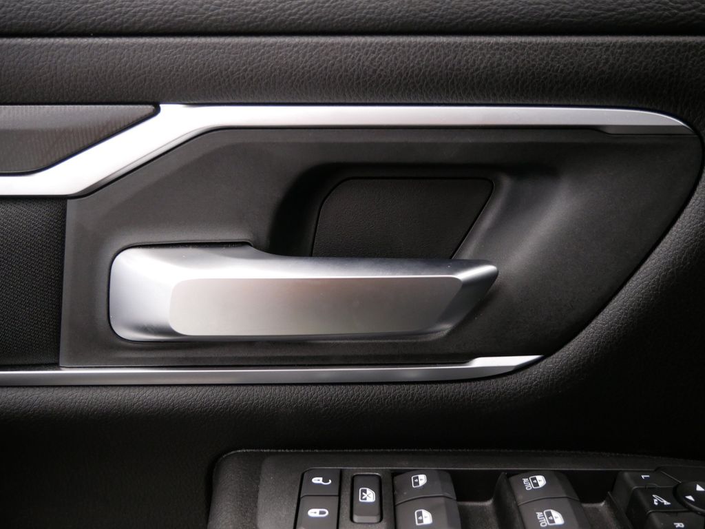 Thumbnail: 2026 RAM 1500 - 20
